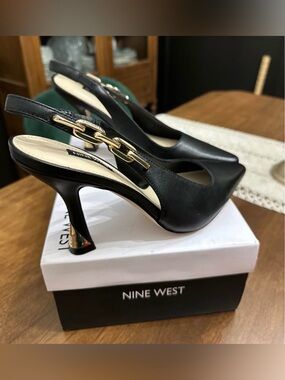 Nine West Black Pointed-Toe Slingback Heels with Gold Chain Detail